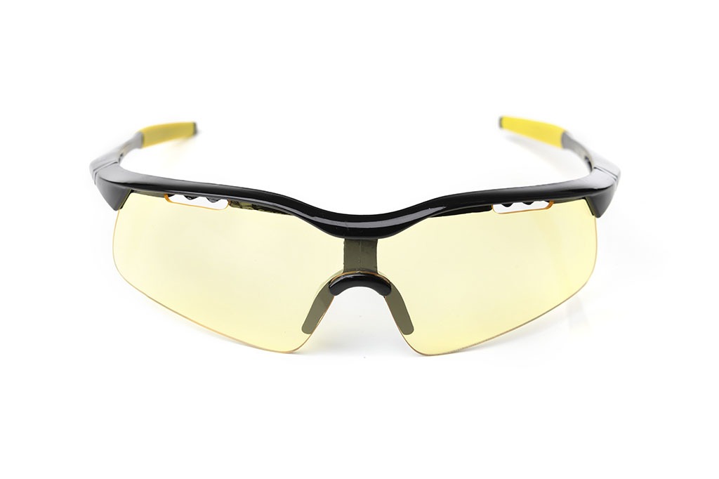 Occhiali da sole sportivi da uomo UV400 con lenti gialle - Metal Badge