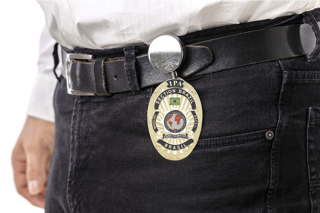 Approach belt clip with retractable badge IPA Brazil - Metal Badge