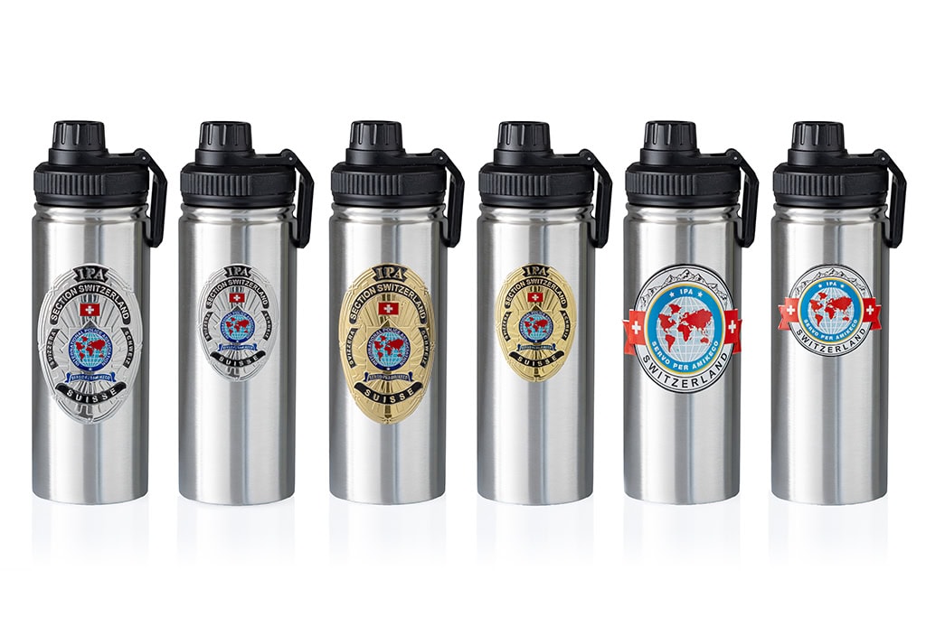 Double-Walled Vacuum-Insulated Stainless Steel Drinking Bottle with carrying handle