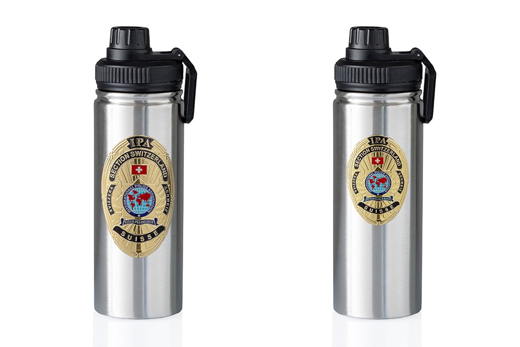 Double-Walled Vacuum-Insulated Stainless Steel Drinking Bottle with carrying handle