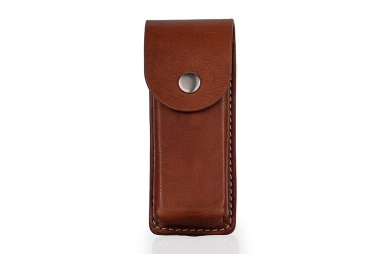 Hochwertige Lederholster für Taschenmesser – Robust, Stilvoll, Langlebig Hochwertige 01 Metal Badge