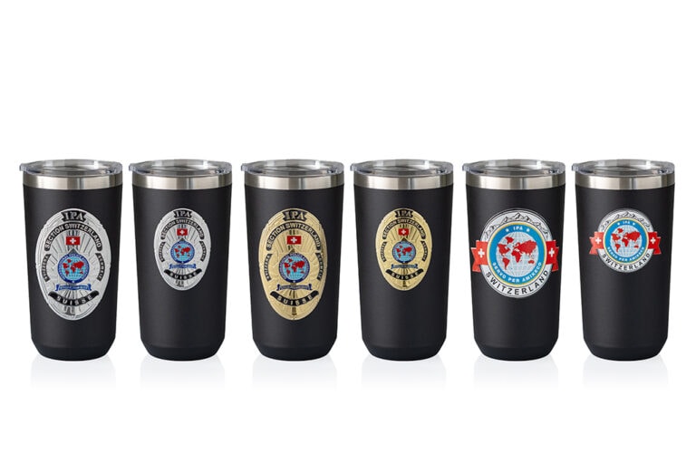 Black vacuum-insulated thermos cup, 600 ml, made from high-quality stainless steel with lid Thermobecher 01 3 Metal Badge
