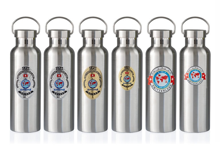 Vacuum-insulated Drink Bottle 800 ml made of high-quality stainless steel Vakuumisolierte 01 Metal Badge