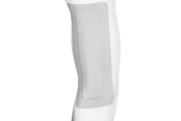 Wundauflage / Wound Dressing – 10 cm × 25 cm 01 Wound Dressing 4 Metal Badge