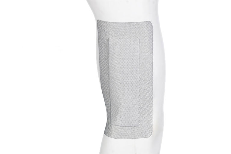 Wundauflage / Wound Dressing – 10 cm × 20 cm 05 Wound Dressing 3 Metal Badge