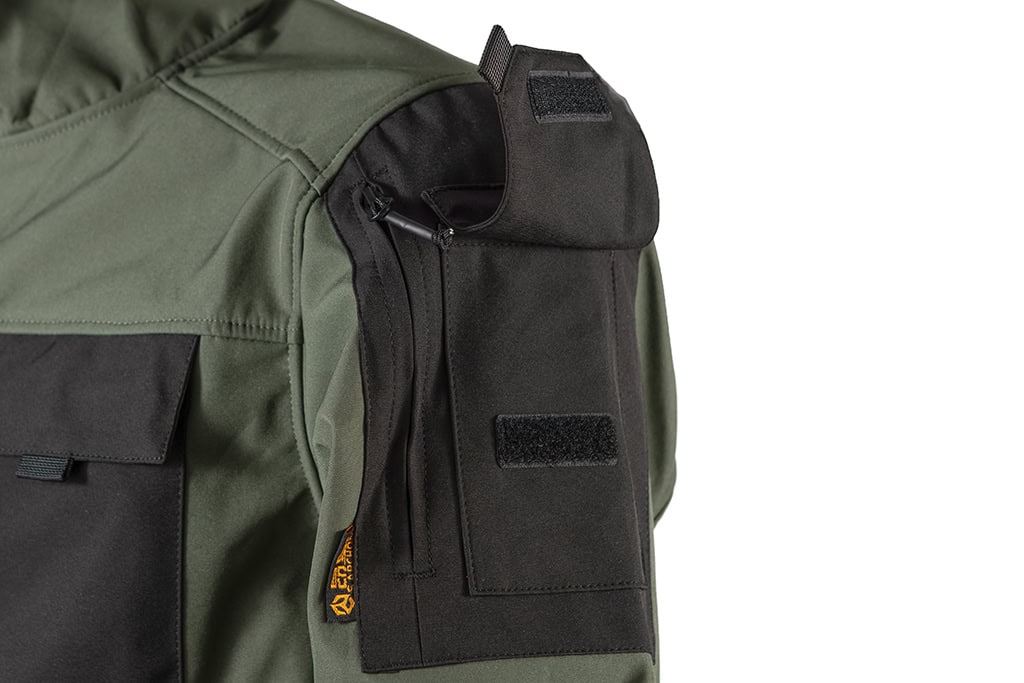 Outdoor Softshell Jacke mit Kapuze – grün, schwarz