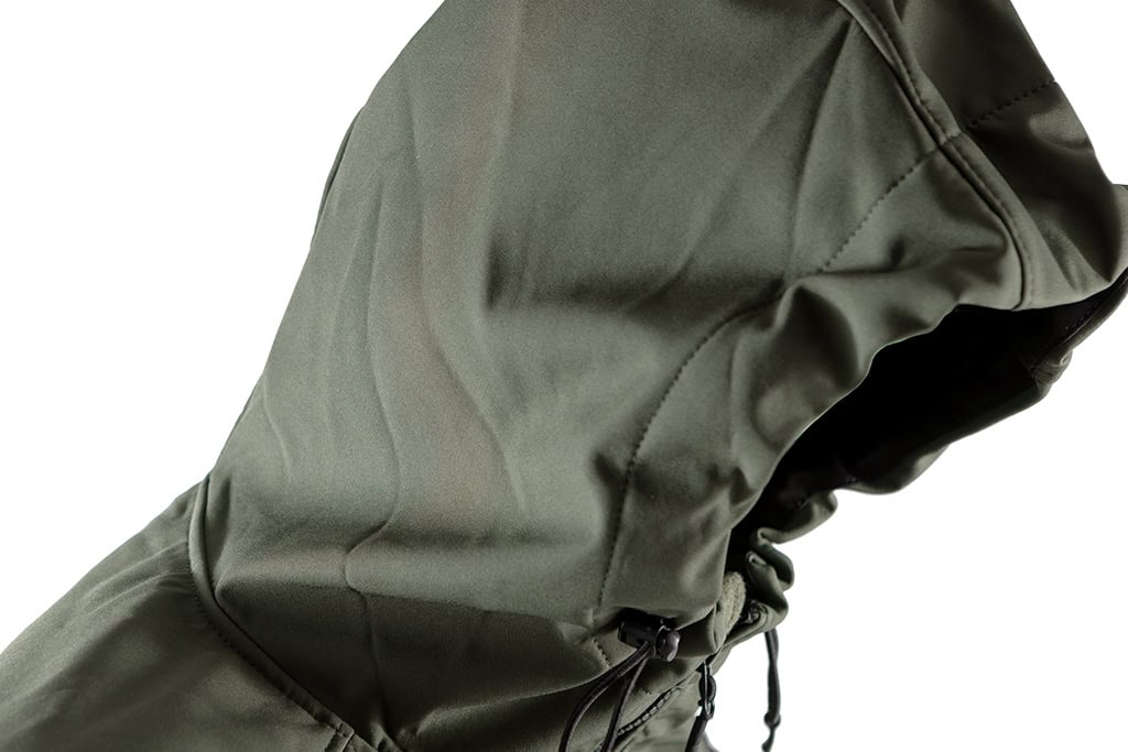 Outdoor Softshell Jacke mit Kapuze – grün, schwarz