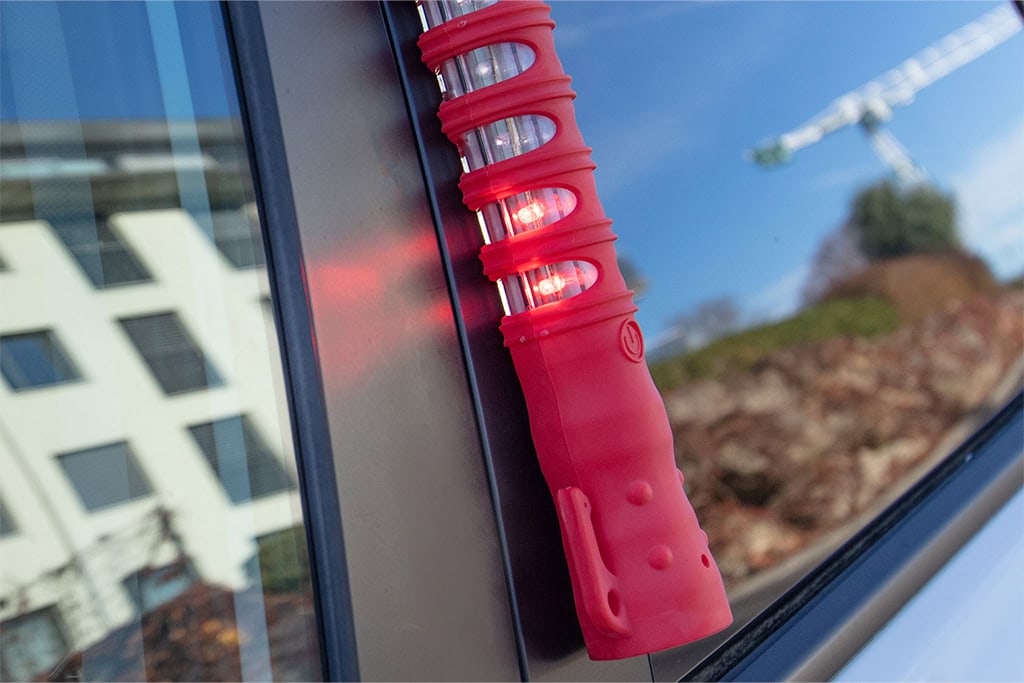 3 bâtons de signalisation LED rouge avec boîtier de chargement